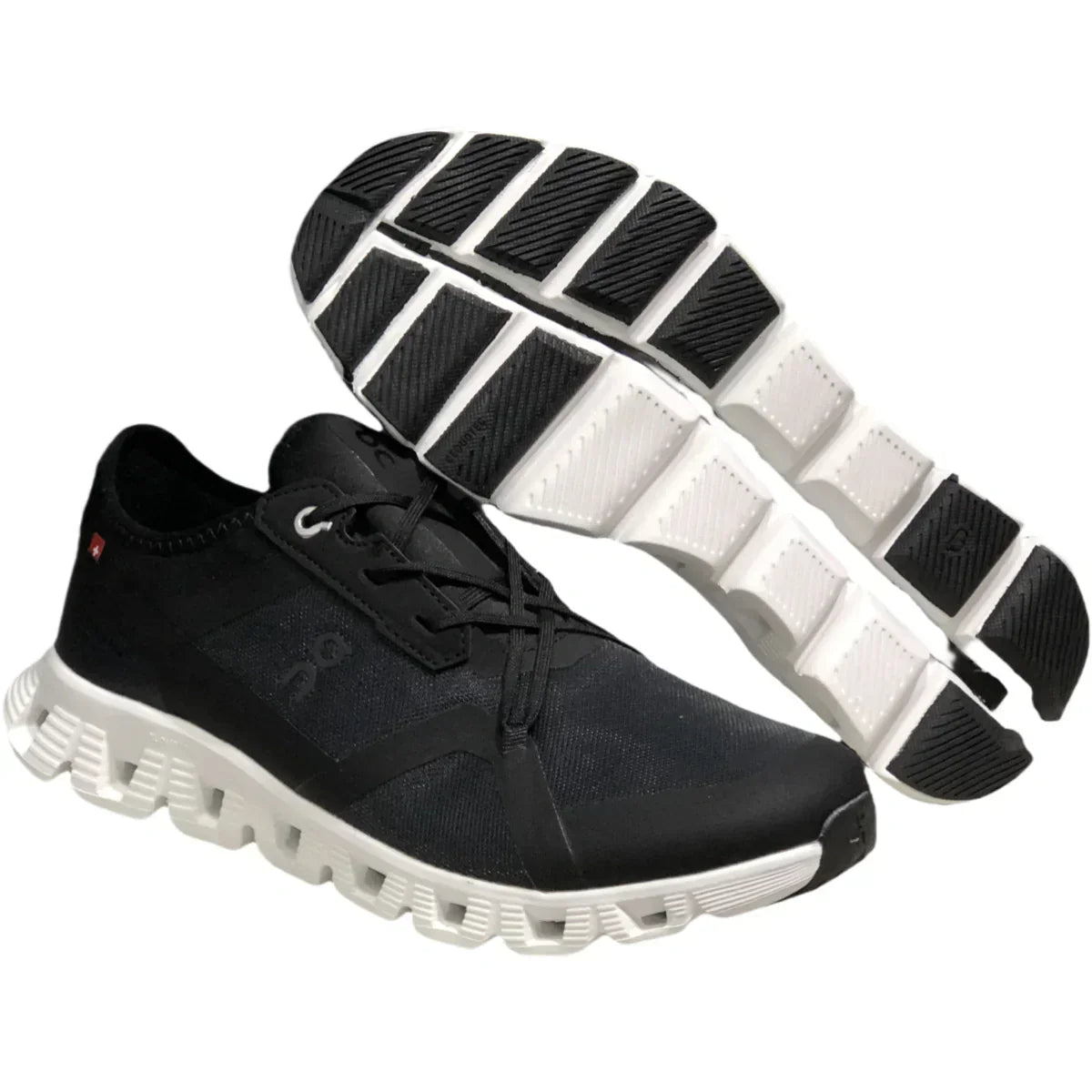 On Cloud X 3 Ad Women’s Black and white